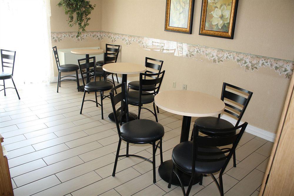 Comfort Inn Orillia Restaurant photo